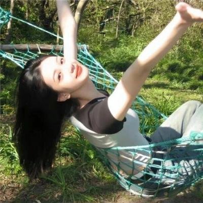 男爵的同桌小女生